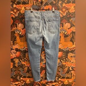MOTHER “The Looker Ankle Fray” Jeans